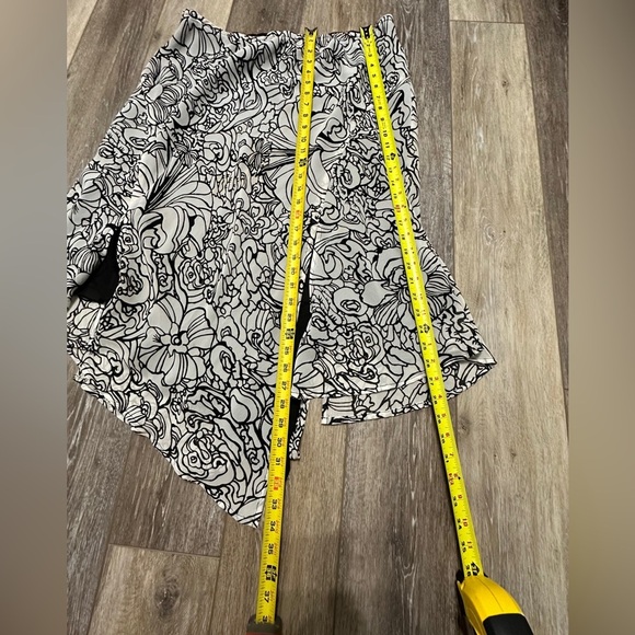 🛍️Lanebryyant white and black floral skirt Size 14-16 excellent condition - Picture 6 of 6